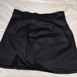 Kendall & Kylie Black Zippered Skirt